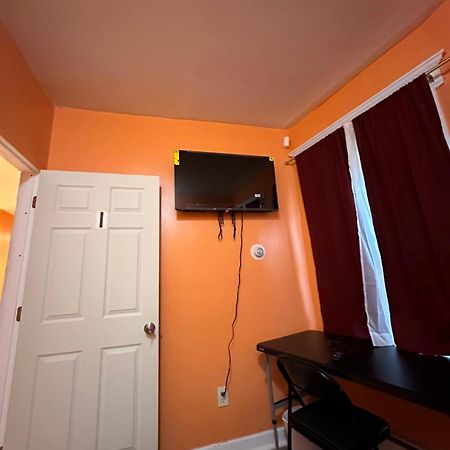 Fidellia Iron Room, Queen Bed Minutes From Newark Liberty International Airport And Newark Penn Station Exteriör bild