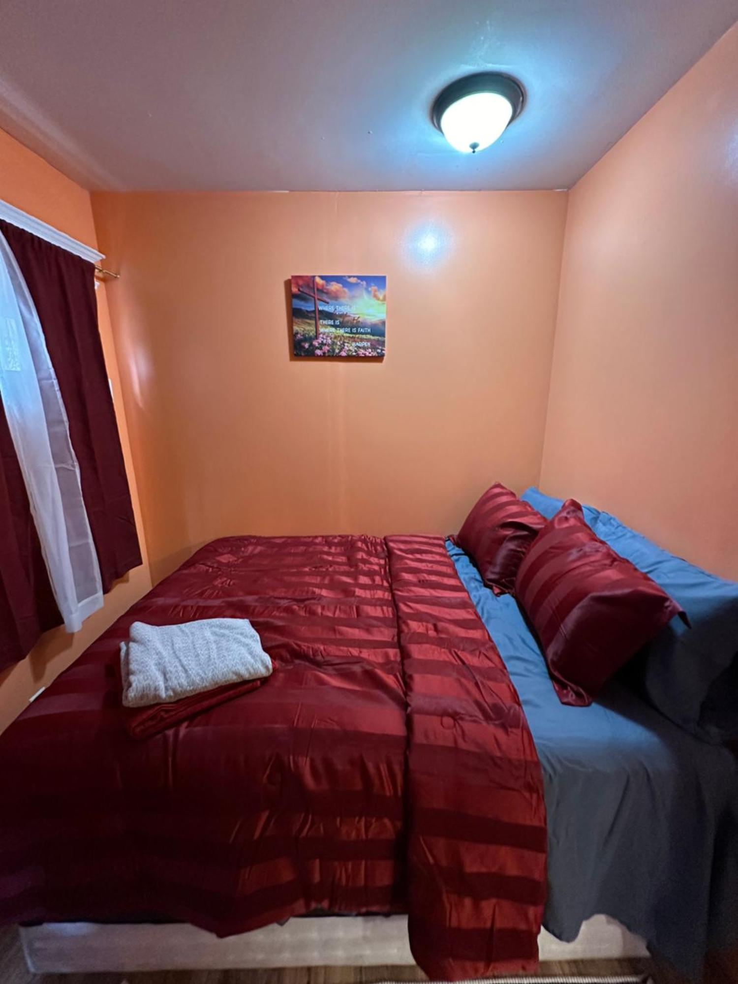 Fidellia Iron Room, Queen Bed Minutes From Newark Liberty International Airport And Newark Penn Station Exteriör bild